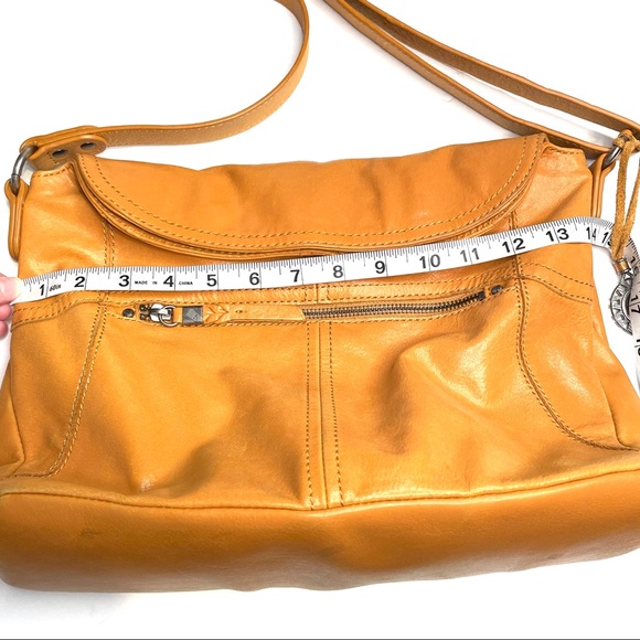 THE SAK Soft Leather Cognac Zip Flap Crossbody Bag  Adjustable Strap Slouchy - Picture 3 of 12